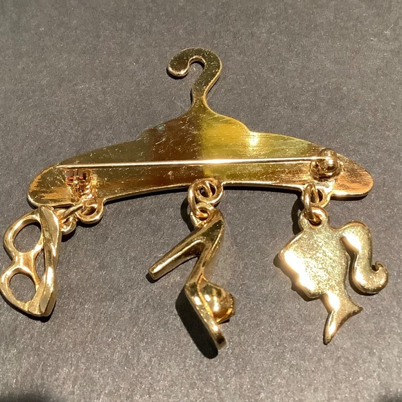 Vintage Avon Barbie Pin - Picture 2 of 4